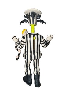 lot 49 image: Vintage 1989 Kenner Beetlejuice Showtime COMPLETE Action Figure