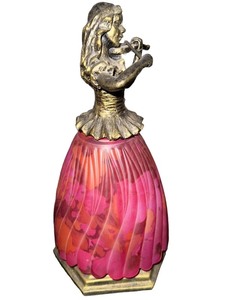 lot 67 image: Art Deco Table Lamp- Girl playing Violin