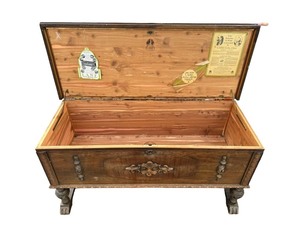 lot 83 image: Vintage Lane Mid Century Cedar Wood Chest Trunk Storage