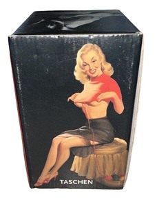 lot 40 image: TASCHEN MINIBOOKS SERIES PACK EROTICA 10 TITULOS AS GIFT MINIBOLSILLO