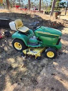John Deere Rider