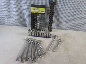 lot 175 image: (BSB) Assorted 14 Drive Sockets, 2 Ratchets, 38 Drive Star Drive Socket Set and Metric Wrenches