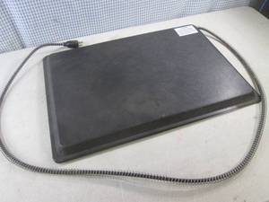 lot 177 image: (F-2) Medium Heated Pet Mat Model 98P-M - 24 x 17