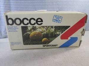 lot 213 image: (EW5) Sportcraft Bocce Ball Set