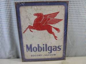 lot 225 image: (EC1) Mobilgas Tin Sign - New In Plastic Wrap - 11 12 x 16