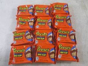 lot 254 image: (B-1) 12 Reeses Potato Chips Big Cups Past Date