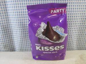 lot 371 image: (B-1) Party Pack Bag Hersheys Kisses Special Dark 32.1oz Past Date