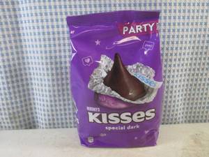 lot 372 image: (B-1) Party Pack Bag Hersheys Kisses Special Dark 32.1oz Past Date