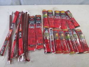 lot 382 image: (EC2) 24 Assorted Jack Links Snacks Past Date