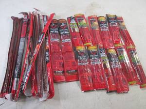 lot 383 image: (EC2) 24 Assorted Jack Links Snacks Past Date