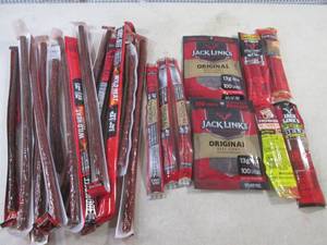 lot 385 image: (EC2) 24 Assorted Jack Links Snacks Past Date