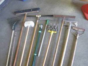 lot 417 image: (BS) Yard Tools, Shop Broom, Squeegees, Garden Stakes Etc