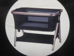 lot 19 image: (EW7) Monbebe Suite Slumber Baby Bassinet
