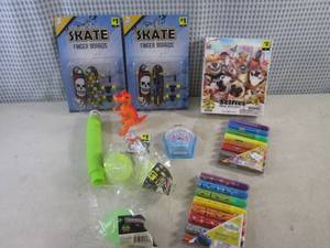lot 50 image: (CS) Assorted Small Toys...