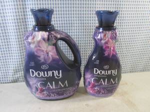 lot 61 image: (CS) 2 Bottles Downy Infusions Calm Lavender & Vanilla Bean Fabric Conditioner 81oz and 32oz