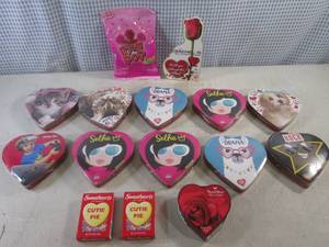lot 78 image: (B-1) Assorted Valentins Candy All In Date Most 2025