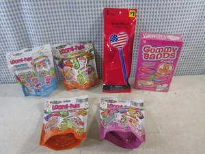 lot 92 image: (BS) 4 Packs of Loomi-Pals, Box of Gummy Bands Candy and Glow Wand