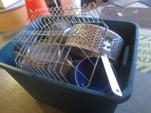 lot 114 image: (BR1) Tote Full of Assorted Kitchen Accessories
