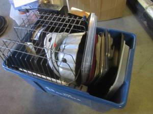 lot 115 image: (BR2) Tote Full of Assorted Kitchen Accessories