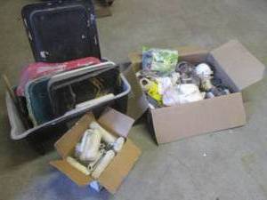 lot 137 image: (EW7) Assortment of Painting Supplies