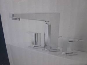 lot 160 image: (EW3) Grohe Tallinn 8 Widespread Bath Faucet StarLight Chrome - Open Box