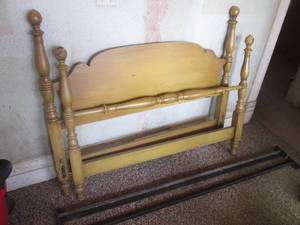 lot 10 image: (DLR) Vintage Double Bed Frame Wood HeadFoot Boards and Metal Rails