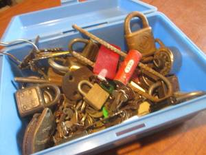 lot 14 image: (K) Assortment of Vintage Locks and Keys