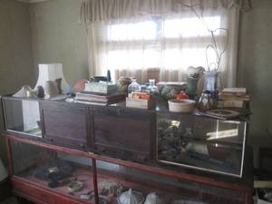 lot 17 image: (DLR) Everything On Top Of The Cabinet - Cabinet Not Included