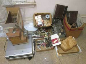 lot 32 image: (LBDR) Assortment of Vintage Misc