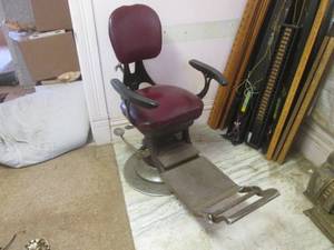 lot 36 image: (LBDR) Antique 1907 The S.S. White Dental Mfg. Co. DentalDentist Chair