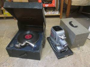 lot 41 image: (LBDR) Vintage Columbia Record Player and School Master Projector