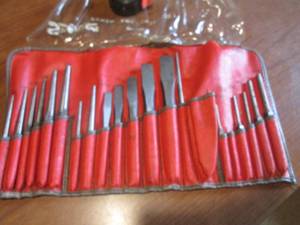 lot 45 image: (K) Snap-On Punch and Chisel Set in Organizer - Missing a Couple Pieces