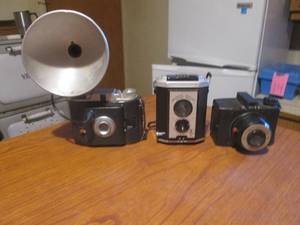 lot 59 image: (K) 3 Vintage Cameras 2 Ansco and Kodak Brownie