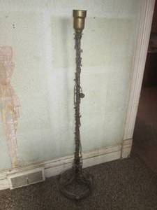 lot 61 image: (K) Vintage Floor Lamp All Metal...