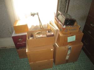 lot 63 image: (UR2) Large Assortment of Misc Vintage This and That - Who Knows What You Will Find