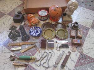 lot 76 image: (UR3) Assorted Vintage Smalls