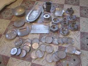 lot 78 image: (UR3) Assorted Vintage Metal Coasters, Plates, Bowls, Ashtray Etc Pewter and Aluminum