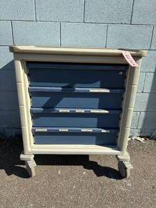 lot 13 image: Herman Miller Mobile 4-Drawer Emergency Procedure Storage Supply Cart - Good Condition Has Staining On Top