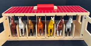 lot 61 image: Melissa & Doug Horse Caddy Toy