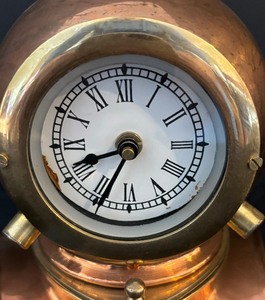 lot 69 image: Nautical Diver Helmet Clock