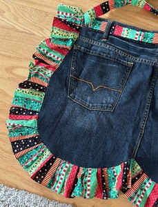 lot 73 image: Guess Jeans Apron