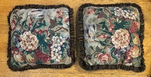 lot 118 image: Fine Accent Pillows