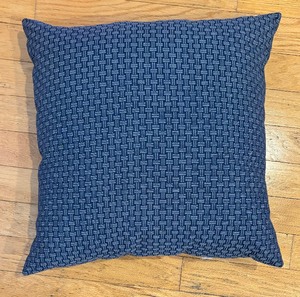 lot 129 image: Two Nice Accent Pillows