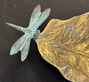 lot 147 image: Delightful Dragonfly Motif Dish