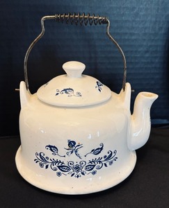 lot 154 image: Vintage Porcelain Plates, Platter, Pots and More