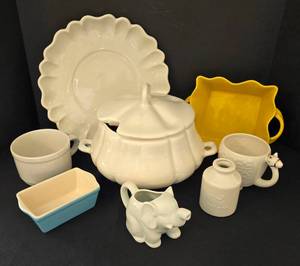 lot 216 image: Fun and versatile crockery collection