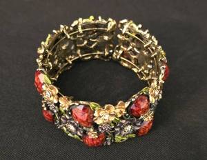 lot 234 image: Stunning Cuff Bracelet