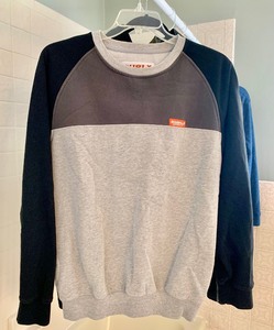 lot 99 image: Lot of Mens Casual Sweatshirts