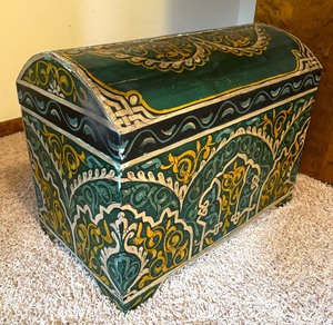 lot 197A image: Pretty Petite Decorative Chest