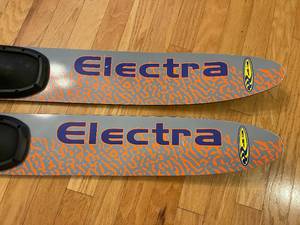 lot 287 image: Electra Water Skis